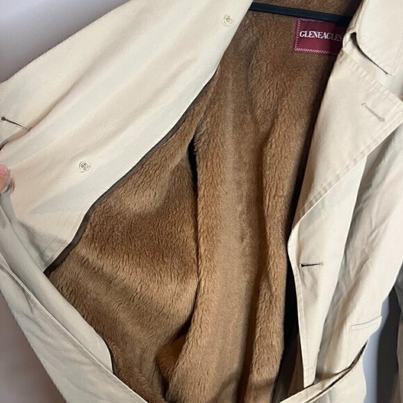 Vintage khaki tan zip out fur lining trench coat - Picture 5 of 7